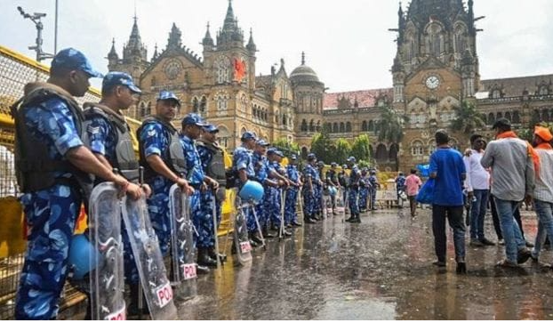 "Maratha quota protest at Azad Maidan led by Manoj Jarange Patil after Bombay HC deadline"